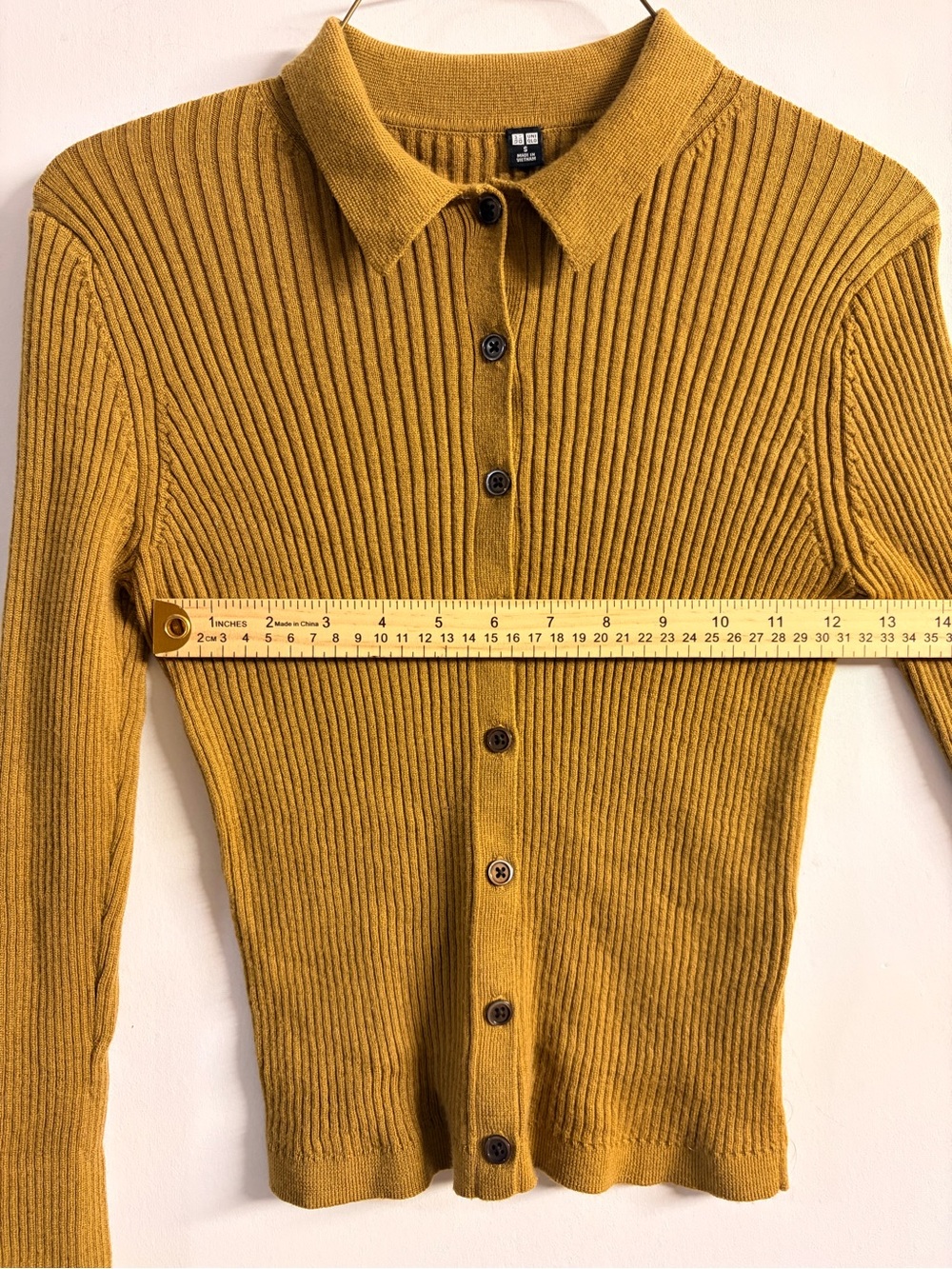 Uniqlo Ribbed Collared Button Cardigan - Picture 6 of 6
